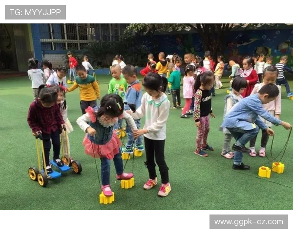 趣玩体育让孩子在游戏中学习运动技能，培养团队合作精神